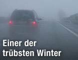 Nebel und Regen auf der Autobahn
