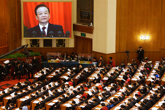 Wen Jiabao wird während einer Rede auf einer Leinwand gezeigt