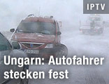 Verunfallte Autos im Schnee