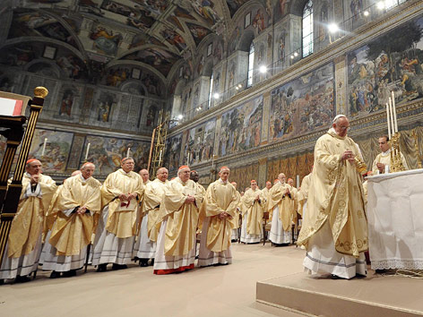 © APA/EPA/Osservatore Romano Papst Franziskus hält eine Messe in der Sixtinischen Kapelle