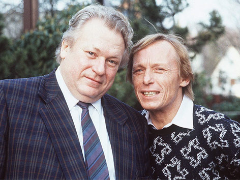 © picturedesk.com/Teutopress/SZ-Photo Privatdetektiv Josef Matula, dargestellt von Claus Theo Gaertner und Rechtsanwalt Dr. Dieter Renz, gespielt von Günter Strack