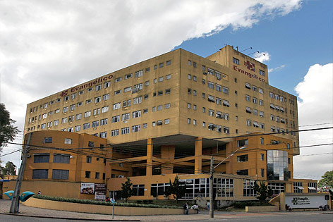 © Reuters/Rodolfo Buhrer Das Hospital Evangelico, in dem eine Ärztin 300 Patienten ermordet haben soll