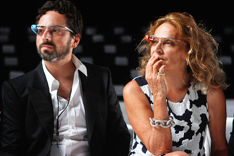 © Reuters/Carlo Allegri Google-Gründer Sergey Brin und Designer Diane von Furstenberg bei der New York Fashionweek