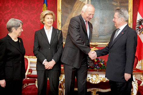 © APA/Bundesheer/Peter Lechner Bundespräsident Heinz Fischer empfängt Fürst Hans-Adam II von Liechtenstein