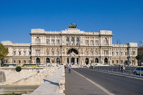© Corbis/Art on File Der Oberste Gerichtshof in Rom