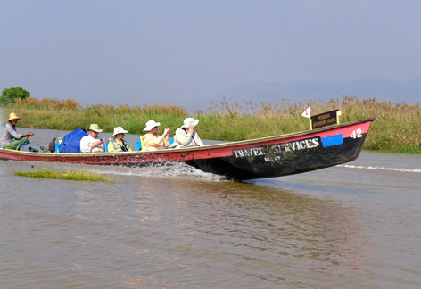 © Kurt Schmid/Susanne Guld Touristen in einem Boot
