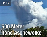 Aschewolke &uuml;ber einem Dorf