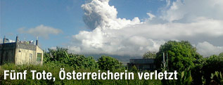 Riesige Aschewolke des Mayon-Vulkans