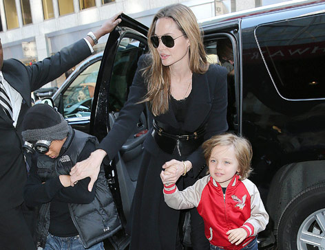 © picturedesk.com/PA/Jackson Lee Angelina Jolie, Knox und Pax Pitt
