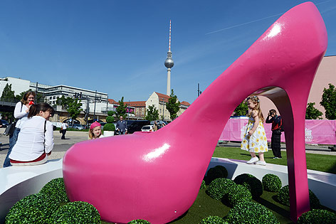 © APA/dpa/Jens Kalaene Das "Barbie Dreamhouse" in Berlin