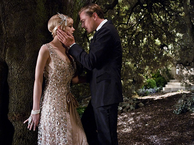 © Courtesy of Warner Bros. Pictures Filmszene aus "Der Große Gatsby", Carey Mulligan als Daisy Buchanan und Leonardo DiCaprio als Jay Gatsby