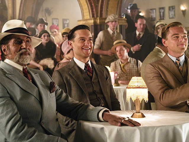 © Courtesy of Warner Bros. Picture Filmszene aus "Der Große Gatsby", Tobey Maguire als NIck Carraway und Leonardo DiCaprio als Jay Gatsby