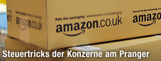 Pakete mit der Aufschrift "Amazon.co.uk."