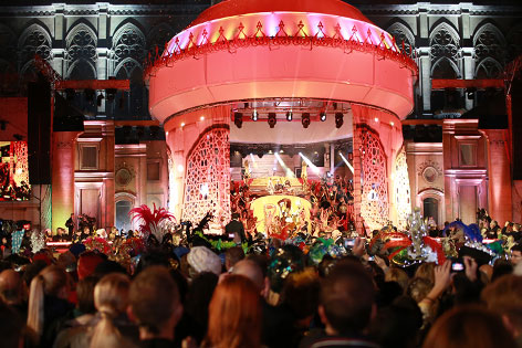 © ORF.at/Roland Winkler Bühnenshow beim Life Ball 2013