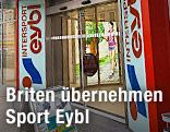 Eingangsbereich zu einem Intersport-Eybl-Geschäft