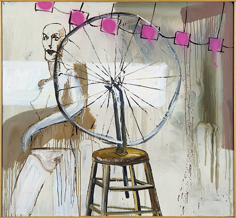 © 2013 Albert Oehlen, Photo: Courtesy Galerie Max Hetzler, Berlin Bild einer Frau hinter auf Tisch stehender Fahrradgabel