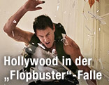 Channing Tatum als "John Cale" springt durch ein Fenster in "White House Down"