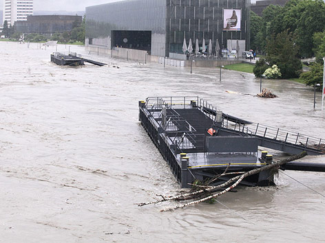 © APA/Rubra Überfluteter Bereich um das Lentos in Linz