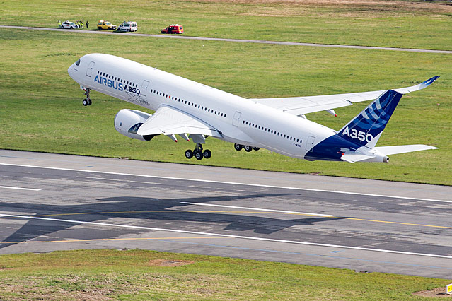 © AP/Sylvain Ramadier Der Airbus A350 hebt zum Jungfernflug ab