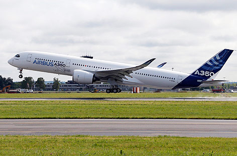Der A350 hebt zum Jungfernflug ab