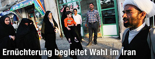Stra&szlig;enszene in einer iranischen Stadt