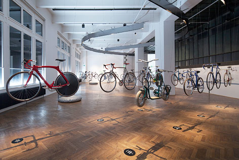 MAK-Ausstellungsansicht "Tour de Monde"