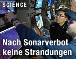Techniker der US Navy am Sonar