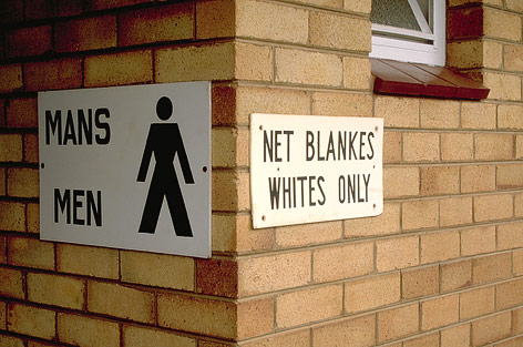 © Corbis/Dave G. Houser Toilette mit Schild "Nur weiße Männer"