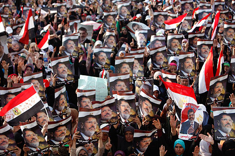 © Reuters/Khaled Abdullah Pro-Mursi Demonstranten in Kairo