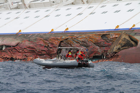 © APA/EPA/ANSA/Maurizio Degl'Innocenti Steinfels steckt in der Costa Concordia