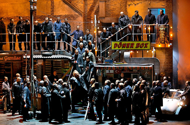 © Bayreuther Festspiele/Enrico Nawrath Szene aus "Götterdämmerung"
