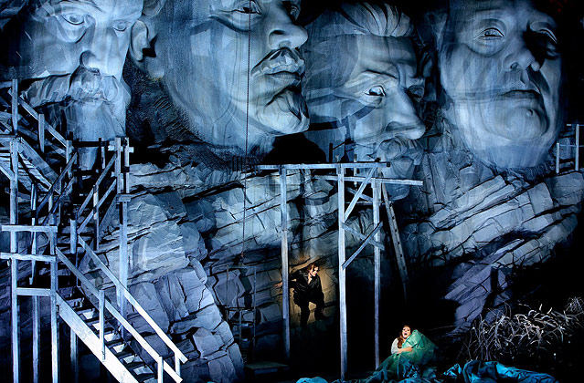 © Bayreuther Festspiele/Enrico Nawrath Szene aus "Siegfried"