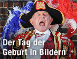Ein Schreier verkündet die Geburt des Royalen Babys