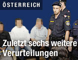 Die Täter im Verhandlungssaal