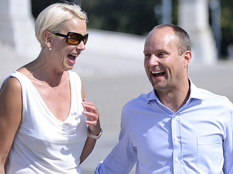 © APA/Hans Klaus Techt LIF-Chefin Angelika Mlinar und NEOS-Parteivorsitzender Matthias Strolz