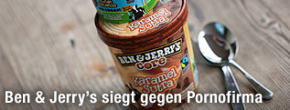 Die Eiskremsorten "Karamelsutra" und "Chocolate Fudge Brownie" der Firma Ben & Jerry's