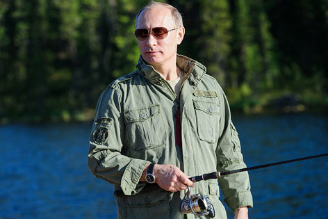 Vladimir Putin beim Fischen