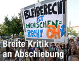 Protestkundgebung zur Abschiebung der Votivkirchen-Fl&uuml;chtlinge