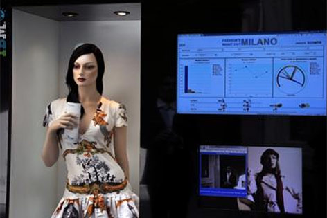 © almax-italy.com Schaufensterpuppe