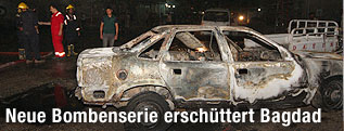 Zerstörtes ausgebranntes Auto