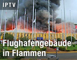Schwarze Rauchwolke &uuml;ber dem Flughafen von Nairobi