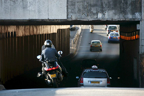 © APA/EPA/Oliver Weiken Pariser Tunnel Pont de l'Alma