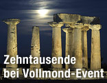 Beleuchteter Apollo-Tempel bei Vollmond