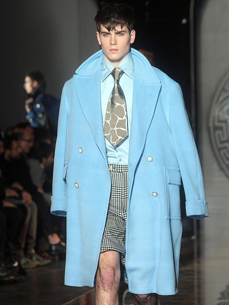 © APA/EPA/Matteo Bazzi XL-Mantel von Versace
