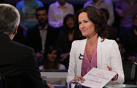 © ORF/Milenko Badzic Der Spitzenkandidat der SPÖ, Werner Faymann, und die Spitzenkandidatin der Grünen, Eva Glawischnig bei der ORF-Konfrontation