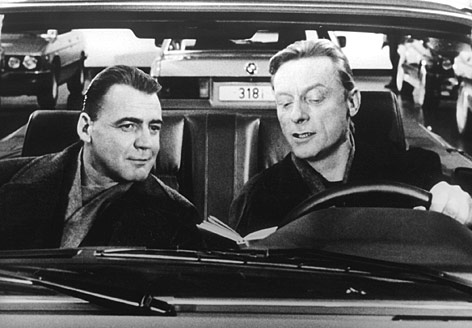 © AP Otto Sander in einer Filmszene von "Himmel über Berlin"