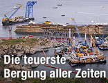 Aufgerichtetes Wrack der "Costa Concordia"