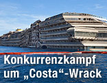 Das aufgerichtete Wrack der "Costa Concordia"