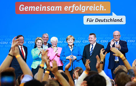 © APA/dpa/Michael Kappeler Jubel bei der CDU und Angela Merkel