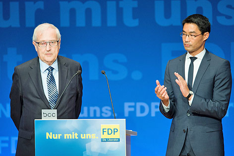 © APA/dpa/Maurizio Gambarini Rainer Brüderle und Philipp Rösler (beide FDP)